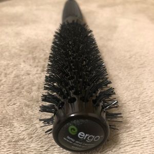 Ergo round brush
